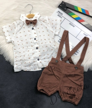 Комплект за момче от 3 части - риза в бяло с орнаменти с къс ръкав, къси панталони тип гащеризон и папийонка в  кафяв цвят