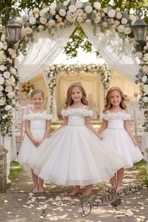 Официална детска рокля Вяра с деколте декорирано с обемни 3D рози в бяло и шлейф