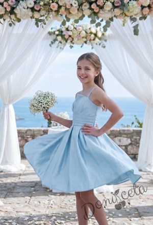 Елегантна къса официална детска рокля Лара с асиметрично деколте в светлосиньо