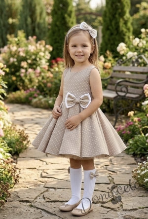 Официална или ежедневна детска рокля клош в бежово на бели точици Вилина