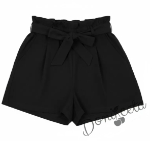 Комплект от 2 части- къси панталони в черно с ластик и колан и блузка в бяло с къс ръкав и къдрички Contrast