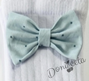 Детски чорапи до коляното в бяло с панделка в тюркоаз на точки