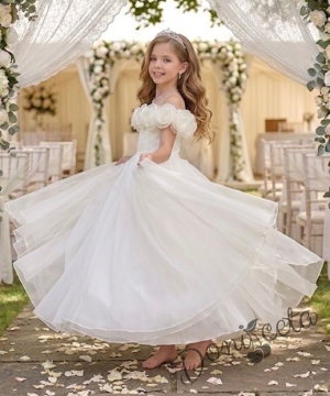 Дълга официална детска рокля Вяра с деколте декорирано с обемни 3D рози в бяло