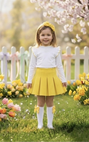 Комплект от пола в жълто и блузка в бяло с дълъг ръкав с къдрички в жълто