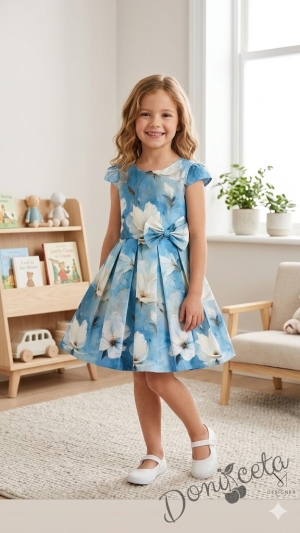 Официална детска рокля в синьо на бели цветя с 3D ефект и красива панделка