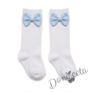 Комплект за момиче от 5 части- сукман Гери в светлосиньо с плисирана пола, риза в бяло с дълъг ръкав и къдрички с панделка, чорапки и диадема