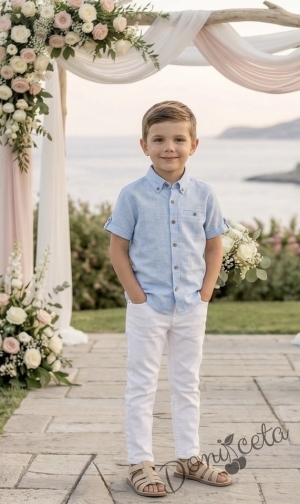 Летен комплект за момче от риза с къс ръкав в светлосиньо и дълъг панталон в бяло