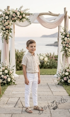 Летен комплект за момче от риза с къс ръкав в бежово и дълъг панталон в бяло