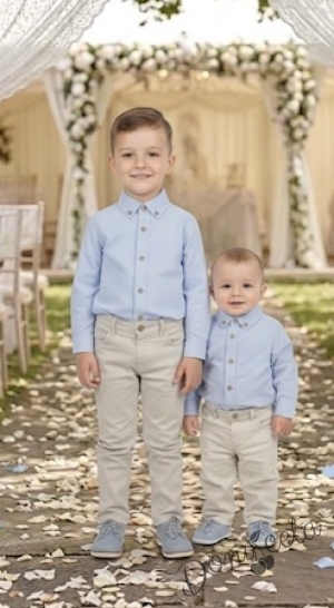 Детски комплект за момче от 2 части-риза в светлосиньо с яка и  копчета в бежово и панталон в бежово 