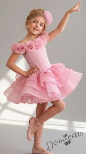 Къса елегантна детска рокля в нежно розово с рози и пищна многопластова пола Розалия