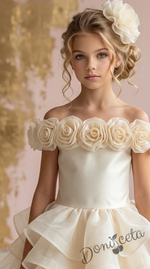 Къса елегантна детска рокля в екрю с рози и пищна многопластова пола Розалия