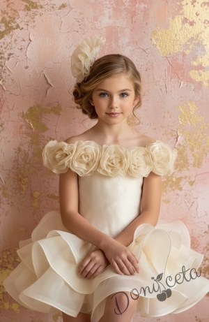 Къса елегантна детска рокля в екрю с рози и пищна многопластова пола Розалия
