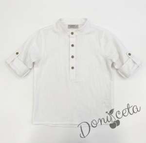 Детска риза с дълъг ръкав за момче в бяло без яка с бежови копчета