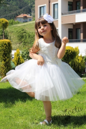 Детска официална рокля Крис от дантела и тюл в бяло от колекция Снежина