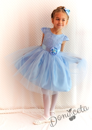 Празнична детска рокля Златина в светлосиньо с дантела и тюл с къс ръкав от колекция Светлосияна