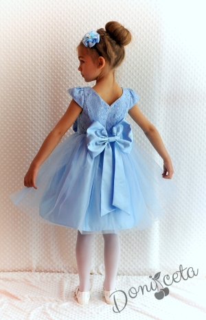 Празнична детска рокля Златина в светлосиньо с дантела и тюл с къс ръкав от колекция Светлосияна