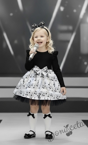 Комплект от 2 части детска рокля с дълъг ръкав в черно и бяло с ноти с тюл в черно в долната част и диадема