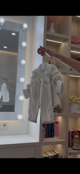 Бебешки летен костюм за момче от 4 части в светлобежово - сако, риза в бяло, панталон и папийонка в екрю