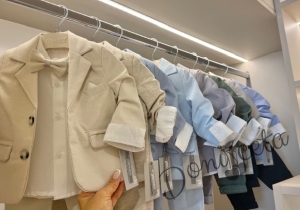 Официален костюм за момче от 4 части - сако, панталон в бежово, риза в бяло и папийонка  от колекция Бежина