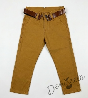 Спортно-елегантен панталон за момче със скрит джоб в горчица