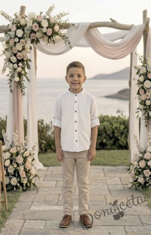 Детски комплект за момче от 2 части-риза с дълъг ръкав в бяло без яка с копчета до долу и панталон в бежово