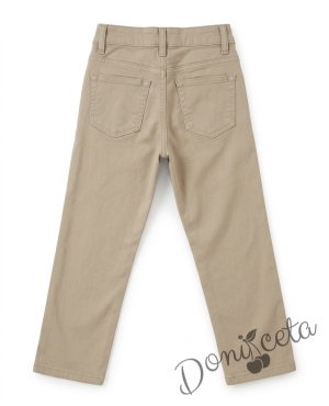 Детски комплект за момче от 2 части-риза с дълъг ръкав в бяло без яка с копчета до долу и панталон в бежово