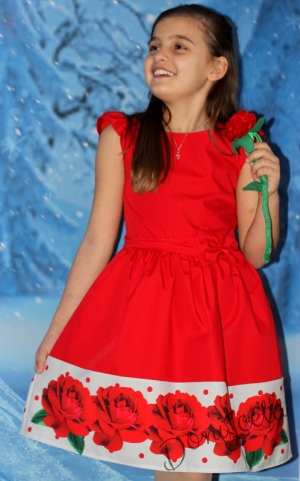Официална детска рокля в червено на цветя  
