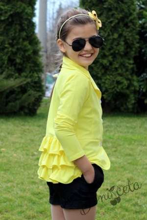 Children's yellow jacket with curls 