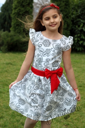 Детска рокля с в бяло и черно