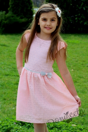 Официална детска рокля в розово от дантела с къс ръкав
