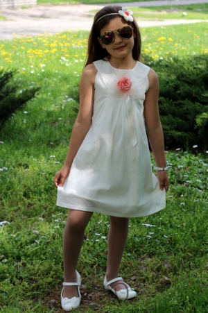 Лятна детска рокля в екрю от лен