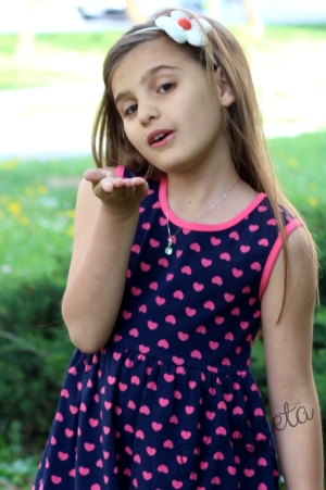Детска рокля на сърчица  в прасковено