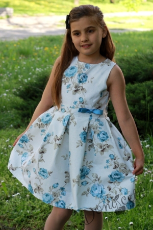 Детска рокля на рози в синьо