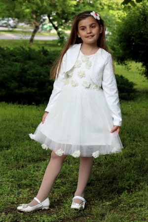 Официална детска рокля в екрю с 3D розички и голяма панделка отзад с болеро