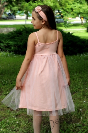 Лятна детска рокля в прасковено с презрамки и с тюл 2