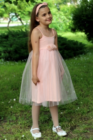 Лятна детска рокля в прасковено с презрамки и с тюл 3