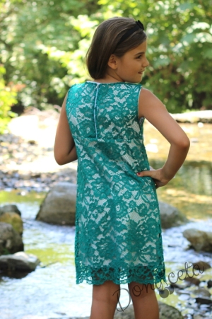Официална права детска рокля в зелена дантела