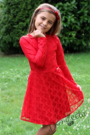 Официална детска рокля в червено от дантела