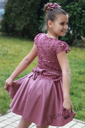 Официална детска рокля от дантела и сатен с повдигаща пола пачка