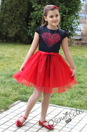 Официална детска рокля със сърце в червено и тюл в черно