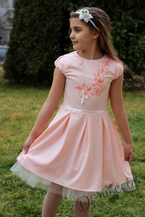 Детска рокля в прасквоено от неопрен с цветя