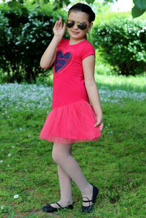 Лятна детска рокля в цвят малина със сърце и тюл на една страна