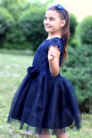 Официална детска рокля в тъмносиньо с дантела и тюл