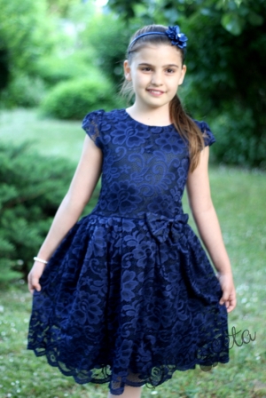 Детска официална дантелена рокля в тъмносиньо  изцяло от дантела с къс ръкав Дорислава