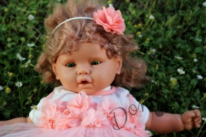 Официална детска/бебешка рокля в прасковено с розички