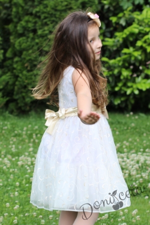 Официална детска рокля в дантела в златисто за шаферка или кръщене
