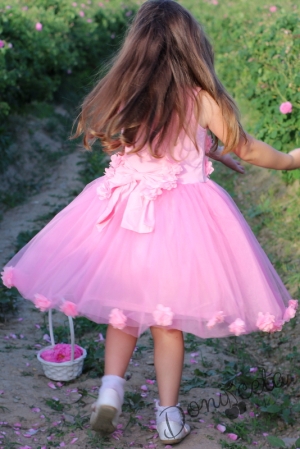 Официална детска рокля без ръкав в розово с 3D рози и голяма панделка отзад