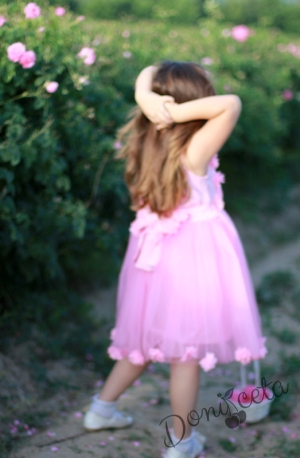 Официална детска рокля без ръкав в розово с 3D рози и голяма панделка отзад
