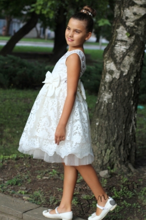 Официална детска рокля от бутикова дантела в екрю