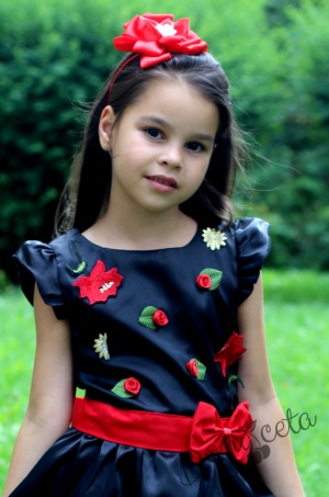 Официална детска рокля в черно с цветя в червено и коланче отзад